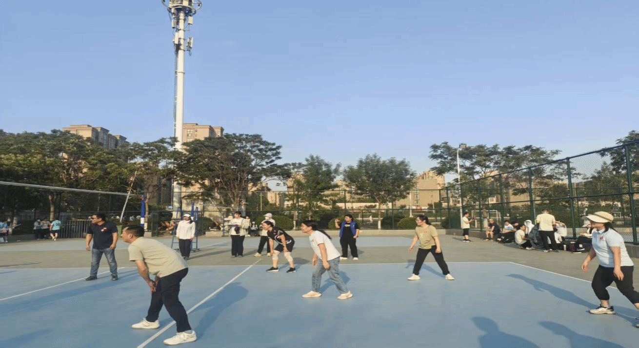 20皇冠体育网址25年度教职工排球比赛：学部赛程圆满收官尽显活力风采(图1)